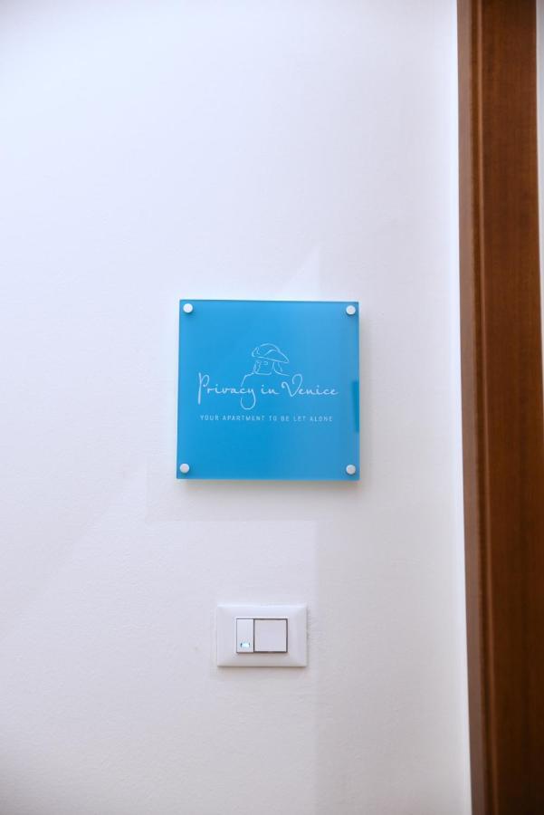 Privacy In - Your To Be Let Alone Apartment Venice